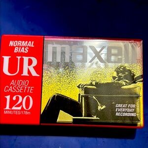 Maxell UR 120 Audio Cassette